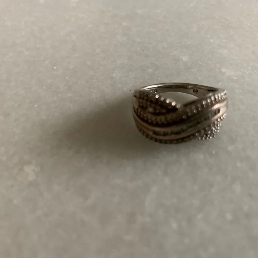 Silver ring - Picture 1 of 1